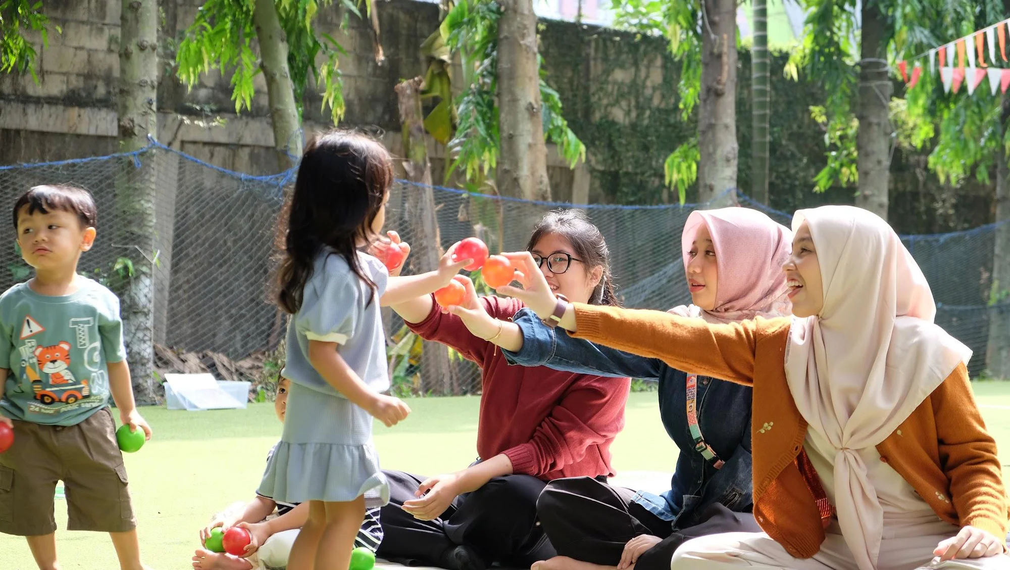 Keseruan Kelas Bayi Bermain (2 dari 6)