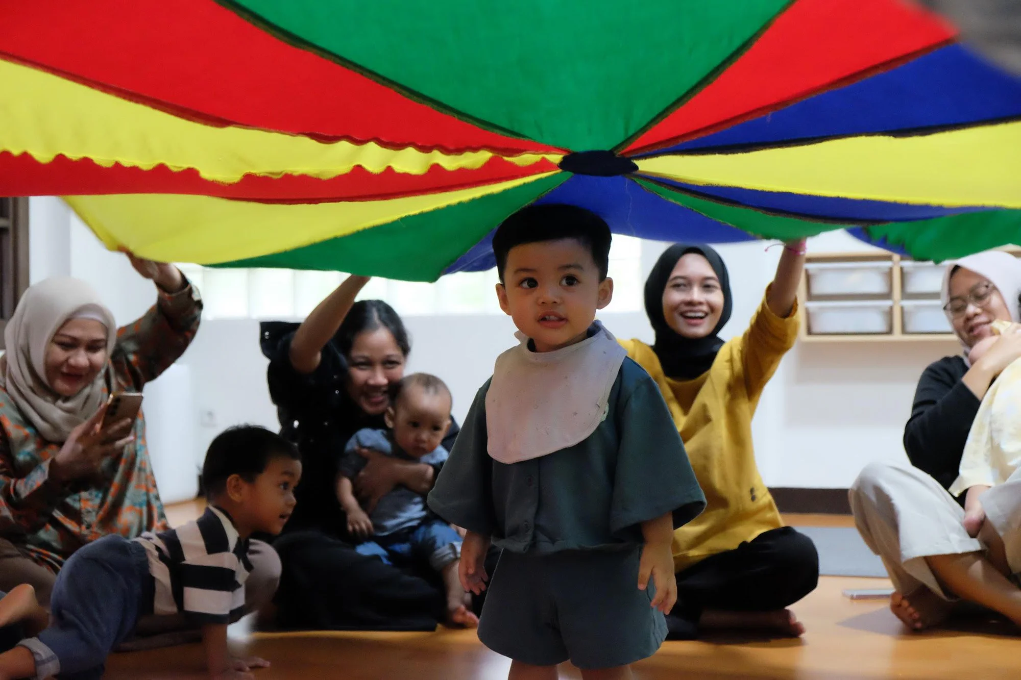 Keseruan Kelas Bayi Bermain (6 dari 6)