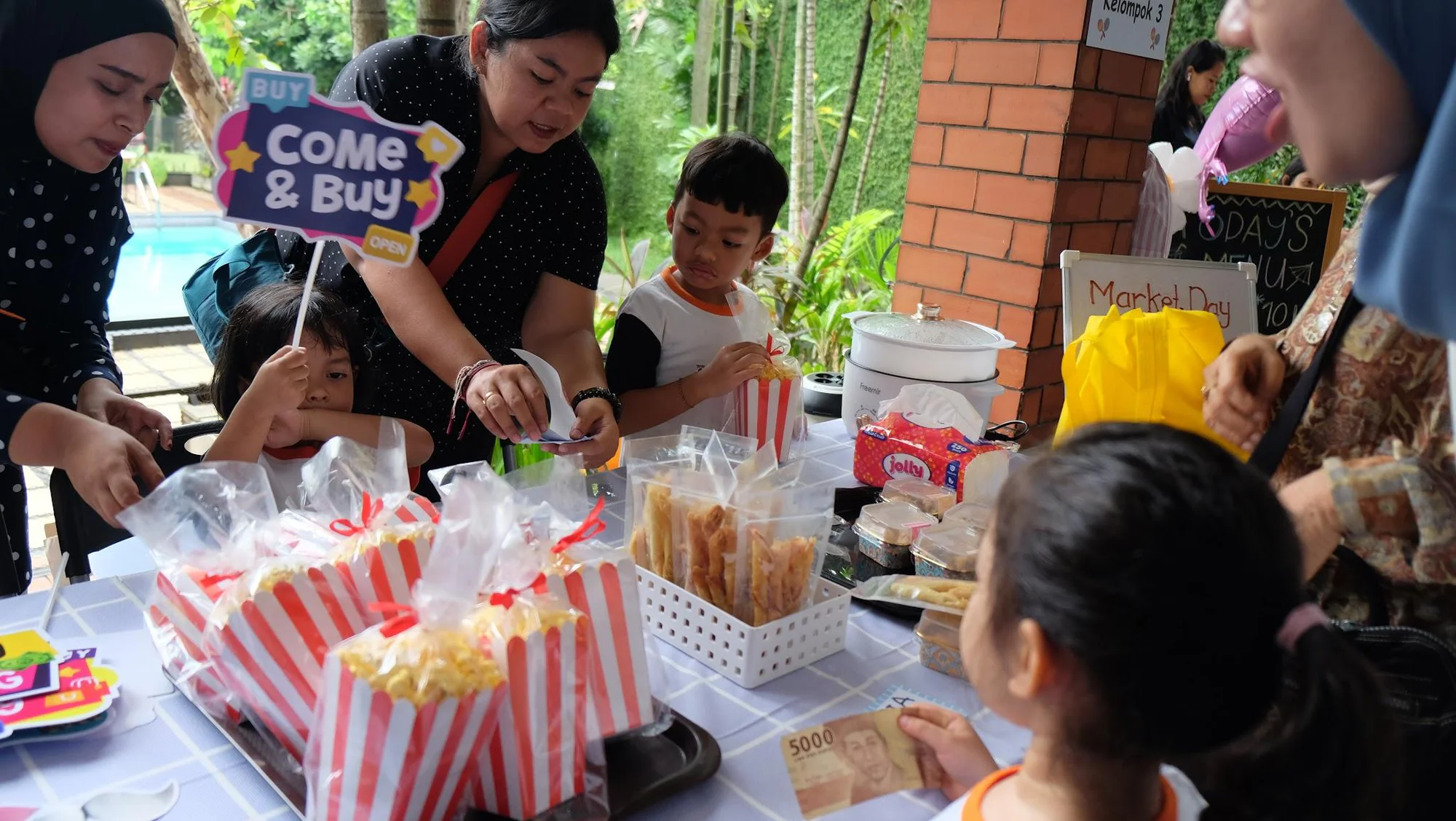 Program unggulan KB/TK: Market Day (2 dari 10)